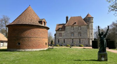 Schloss Vascoeuil mit Taubenhaus