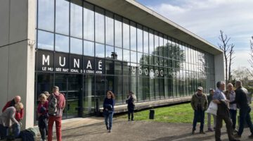 Führung durch das Archiv des Erziehungsmuseums